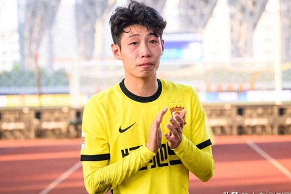 包含21岁中国香港球员仅两天遭解约中甲俱乐部考虑因辱骂中国球迷的词条