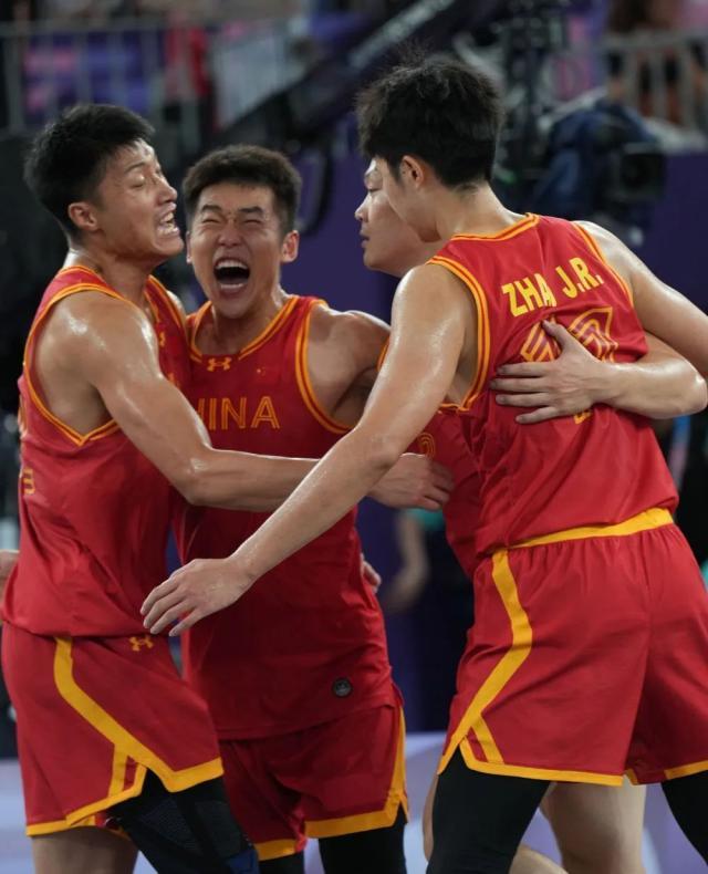 关于甘肃男篮苦战逆转，全队合作引领胜利的信息